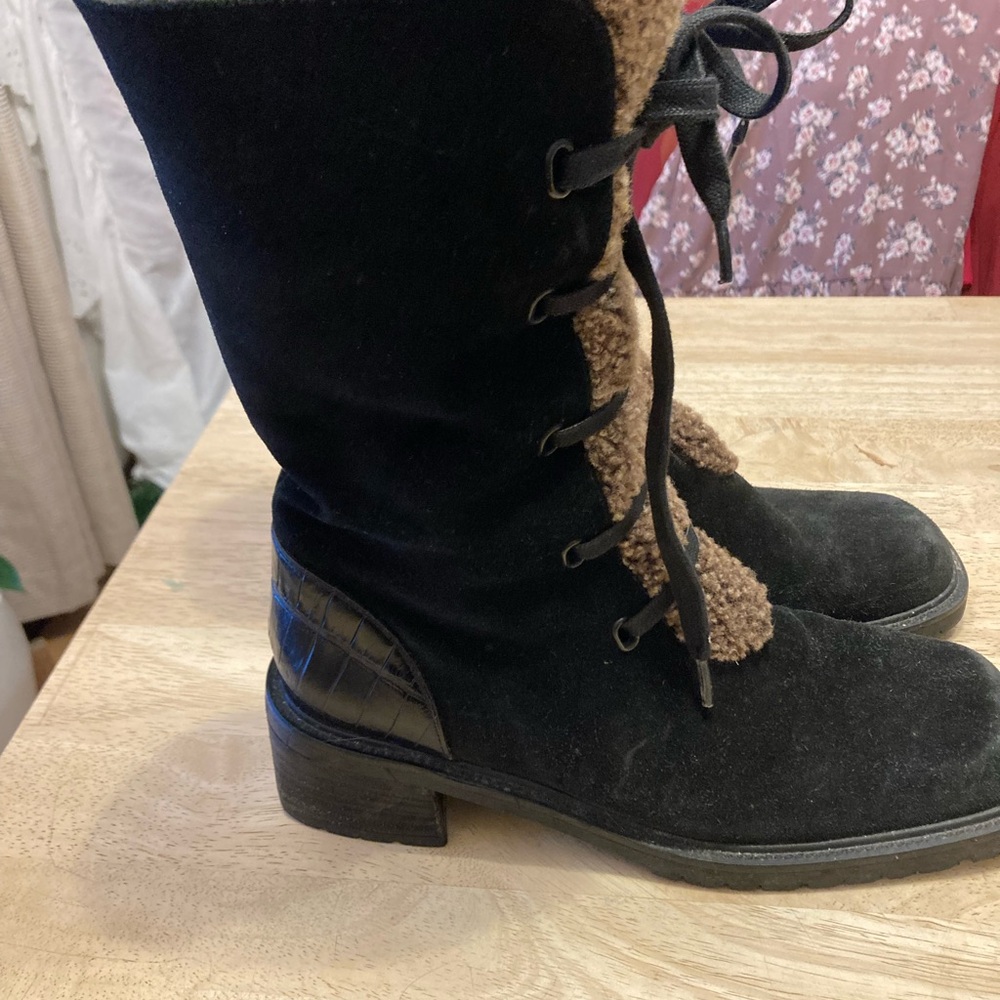 Black Suede Fur Lined Boots Size 7.5 - Picture 5 of 8